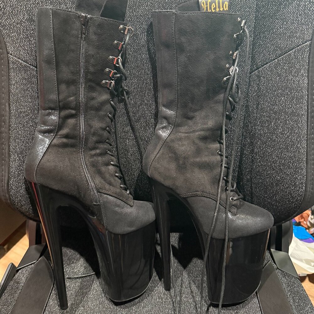 Blaq Kicks - 9 INCH - UK6 / EU39 / US8 / AU8